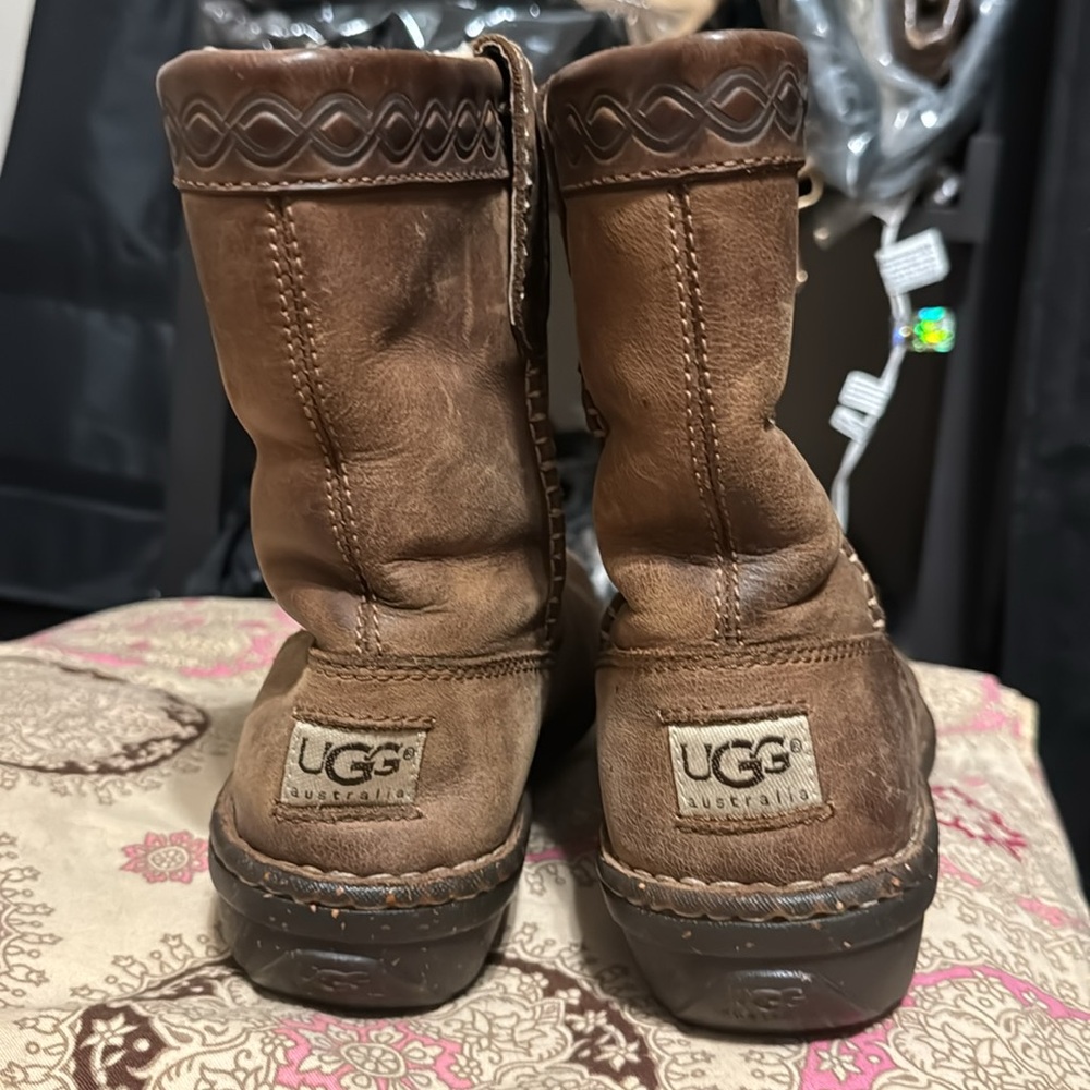 UGG brown boots with fleece lining. USED item. Great for fall with leggings!